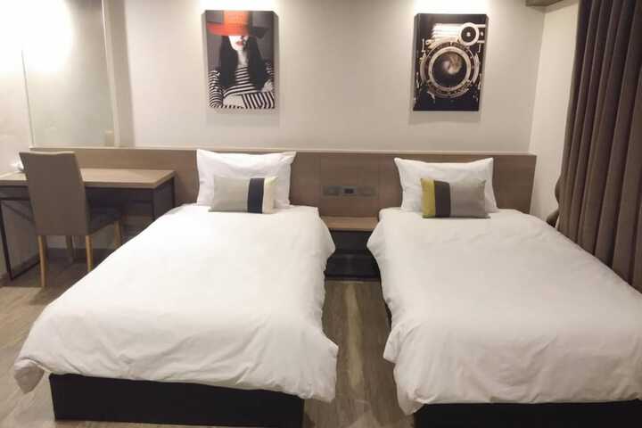 Room 15 of 42