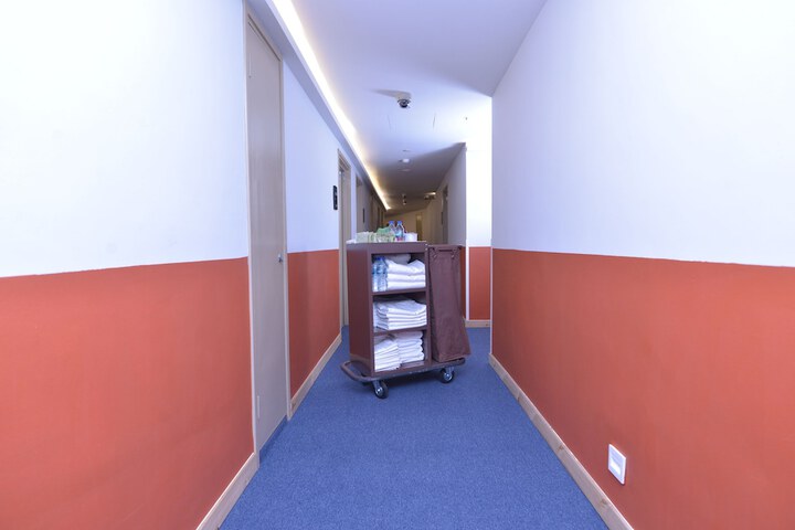 Ballroom/Hall 29 of 43