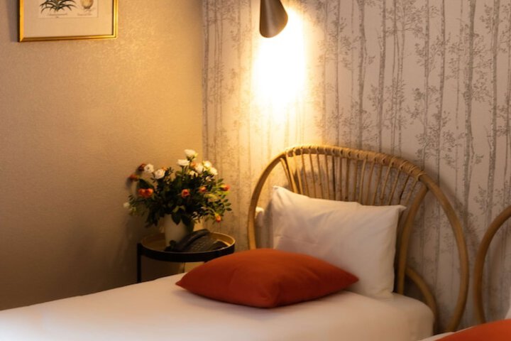 Room 15 of 60