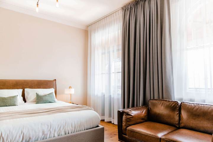 Room 14 of 65