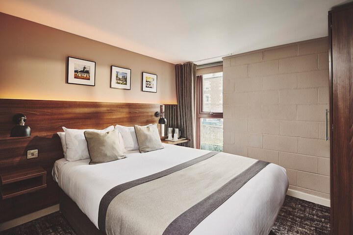 Room 4 of 21