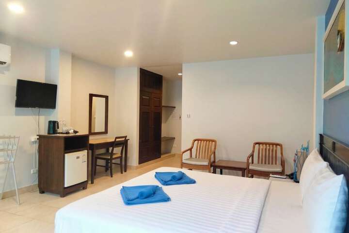 Room 21 of 40