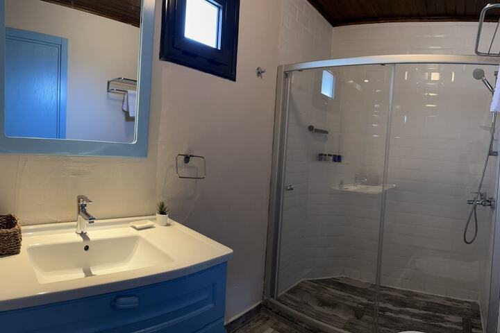 Room 16 of 22