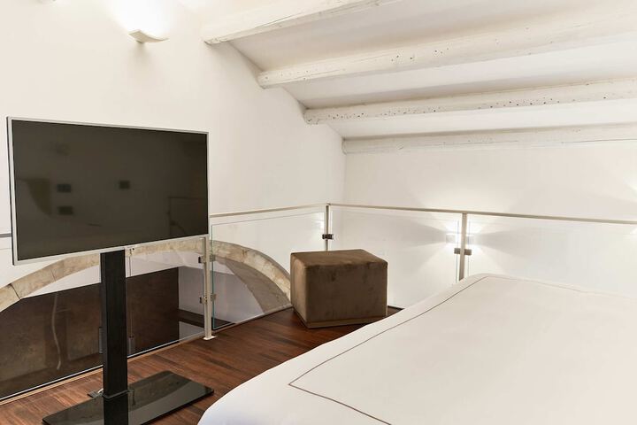 Room 22 of 69