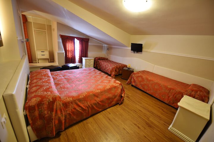 Room 5 of 35