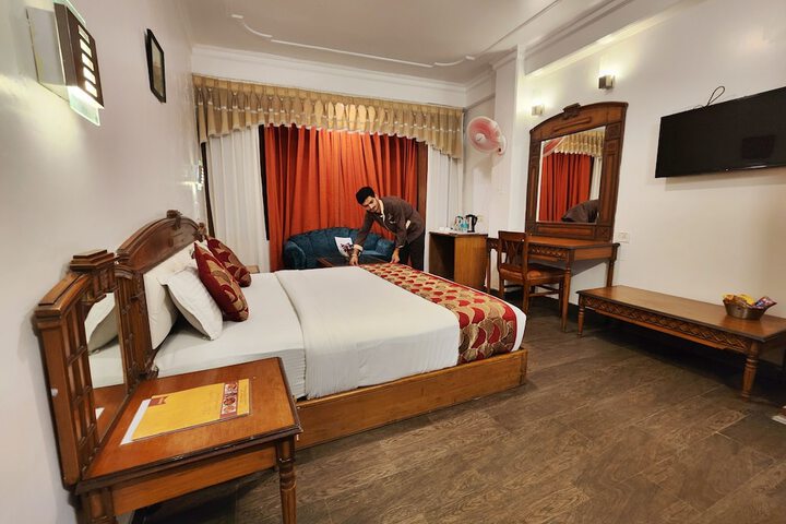 Room 42 of 174