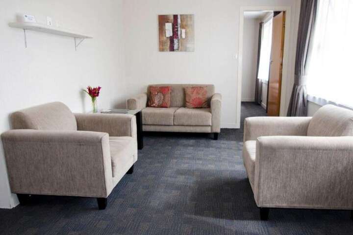 Room 3 of 43