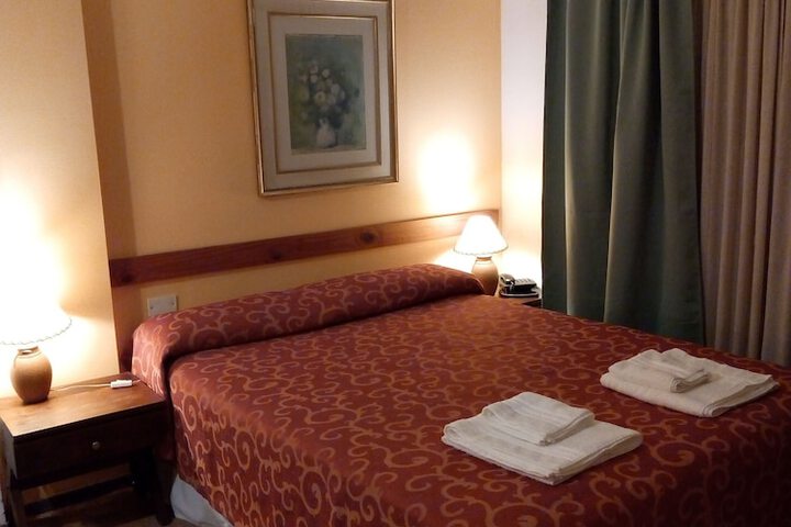 Room 4 of 19