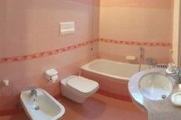 Room 45 of 499