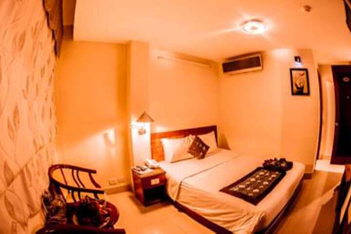 Room 15 of 27