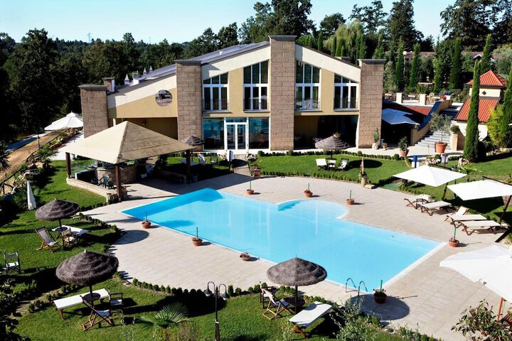 Pool 32 of 69