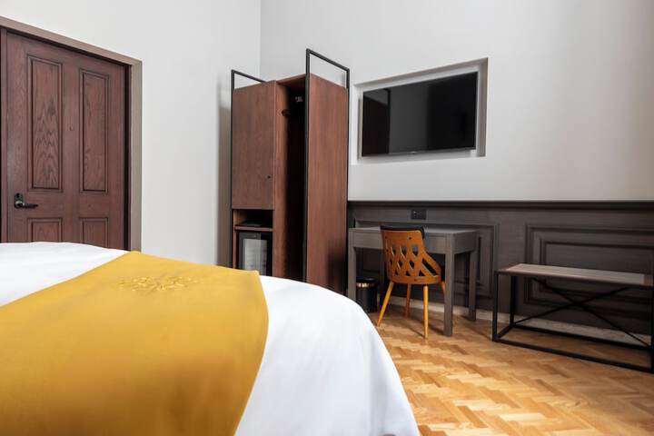Room 25 of 88