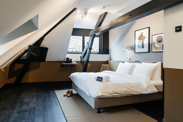 Room 15 of 67