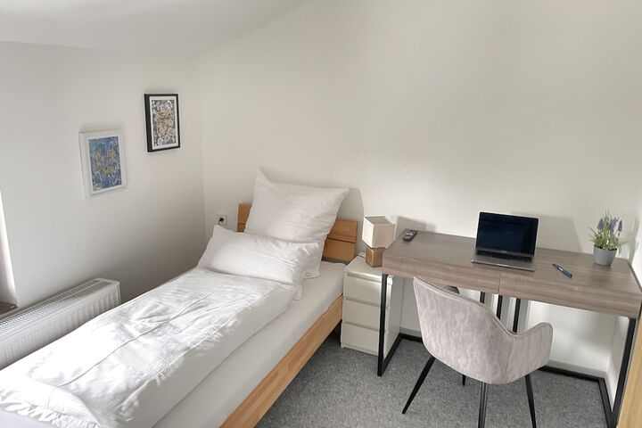 Room 6 of 36