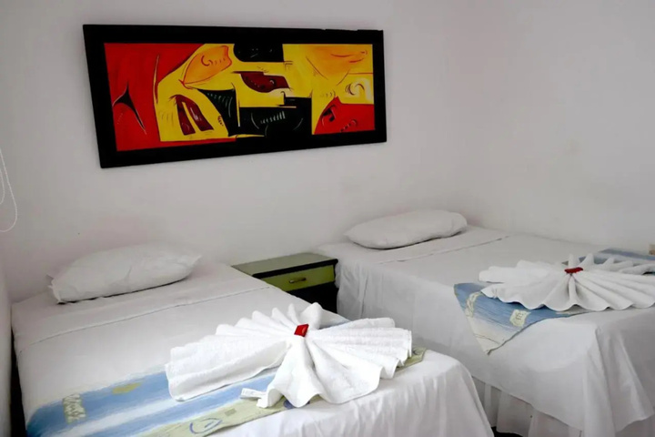 Room 4 of 11