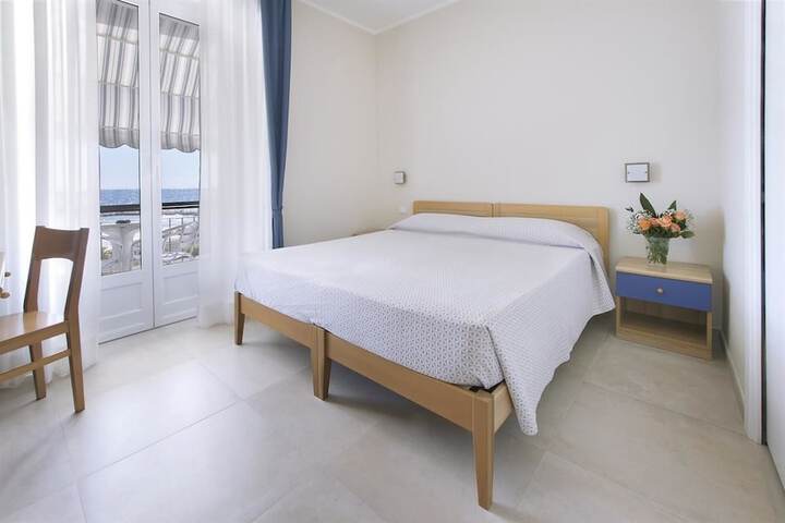 Room 2 of 22