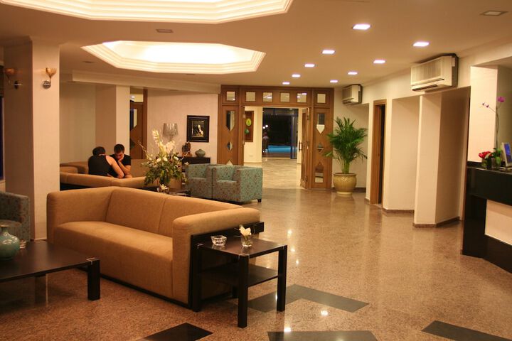 Guest Lobby