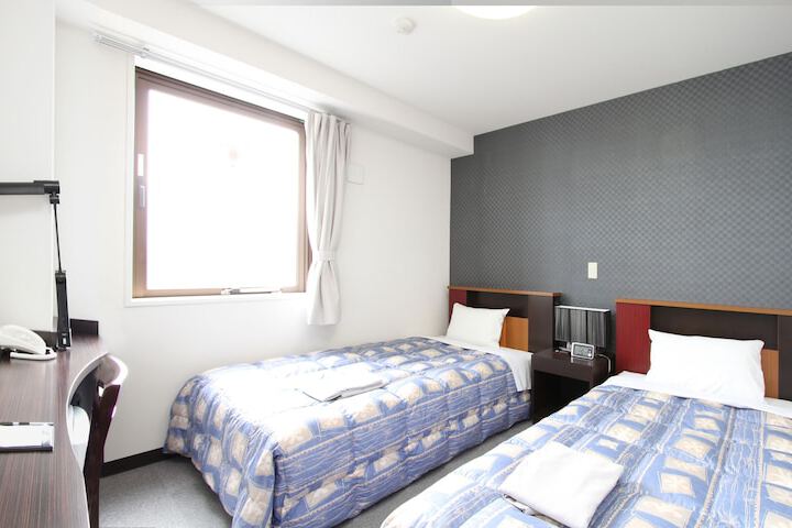 Room 4 of 15