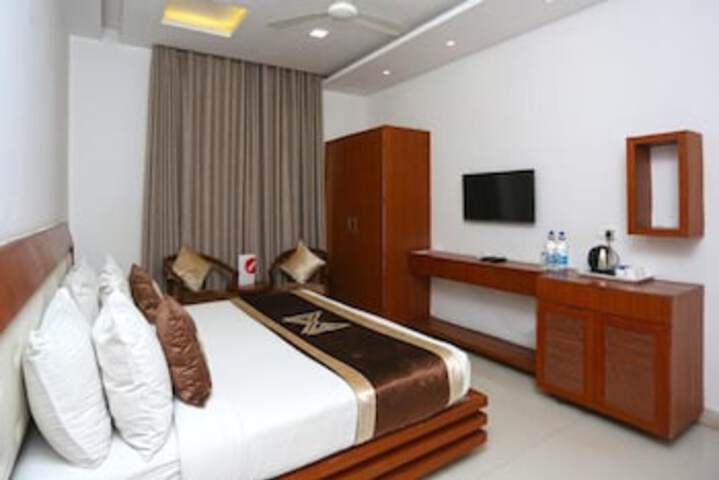OYO TOWNHOUSE 050 MAYFIELD GARDEN