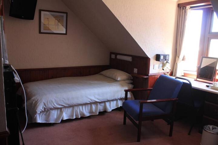 Room 9 of 31