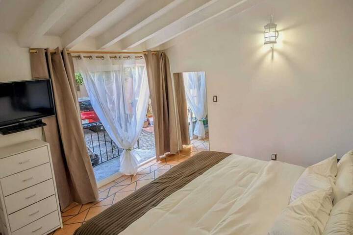 Room 3 of 65
