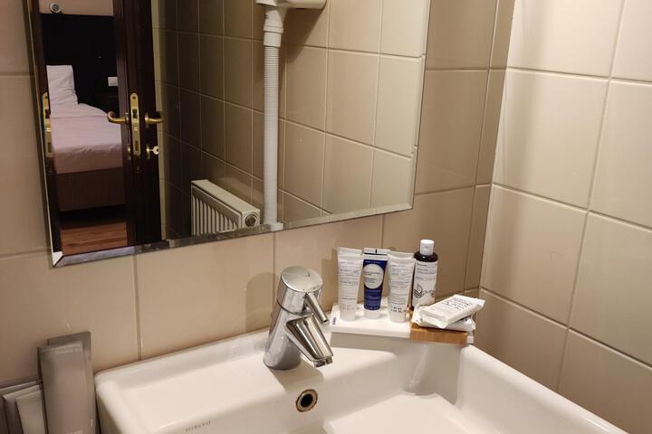 Ampelos Hotel