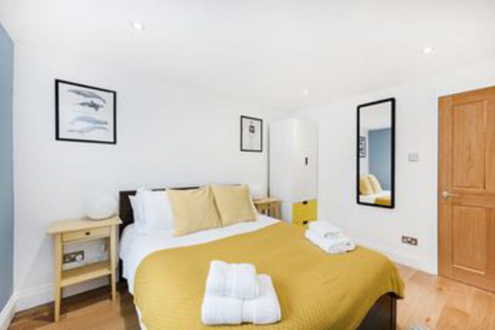 Room 7 of 19