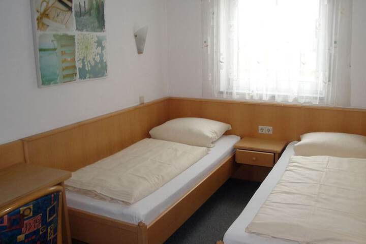 Room 11 of 30