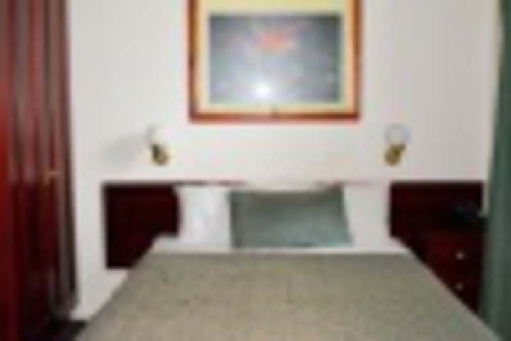 Room 412 of 768