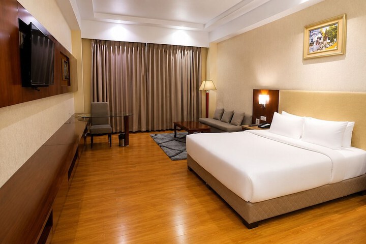 Room 14 of 64