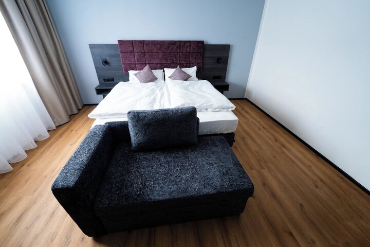 Room 11 of 24