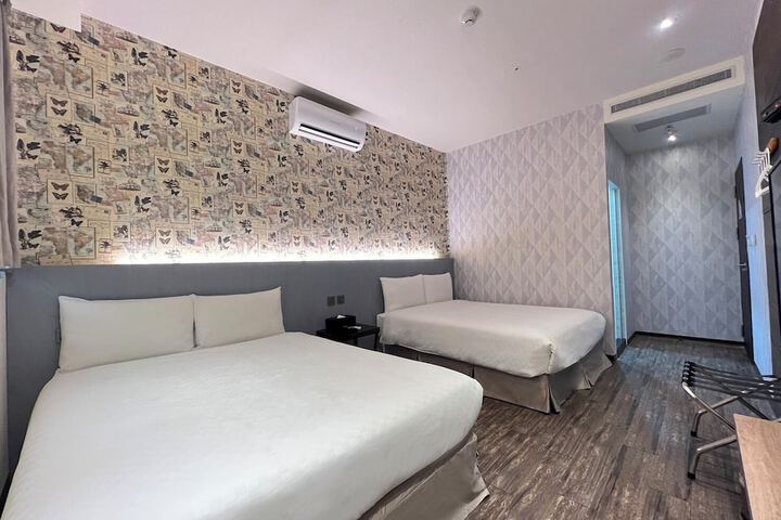 Room 30 of 86