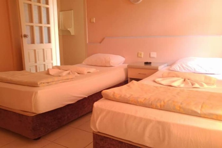Room 4 of 13