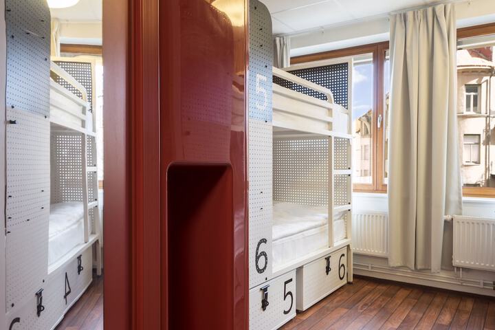 Room 6 of 65