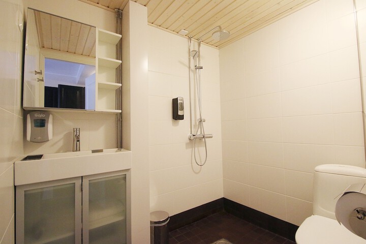 Room 50 of 99