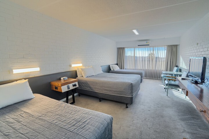 Room 43 of 114