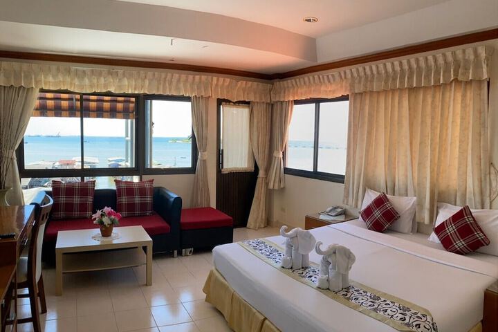 Room 21 of 84