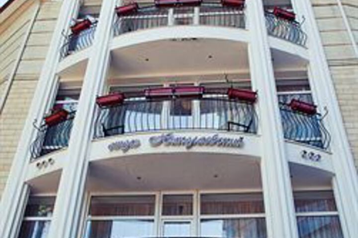 Hotel 7 of 33