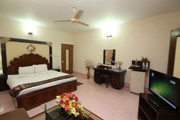 Room 15 of 25