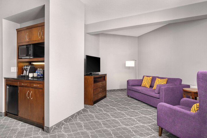 Room 15 of 42