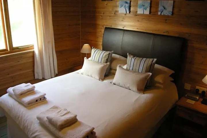 Room 2 of 12
