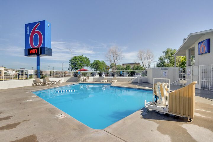Hotel with Pool