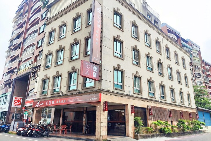Hotel 55 of 56