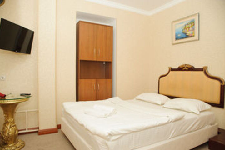 Room 34 of 65