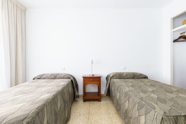 Room 13 of 50