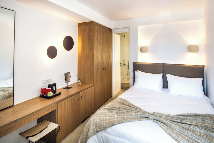 Room 52 of 163