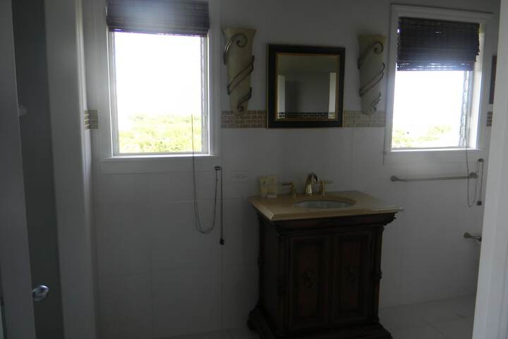 Room 40 of 84