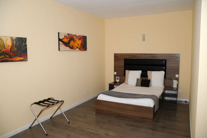 Room 7 of 19
