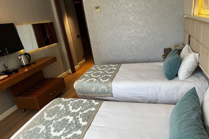 Room 12 of 46