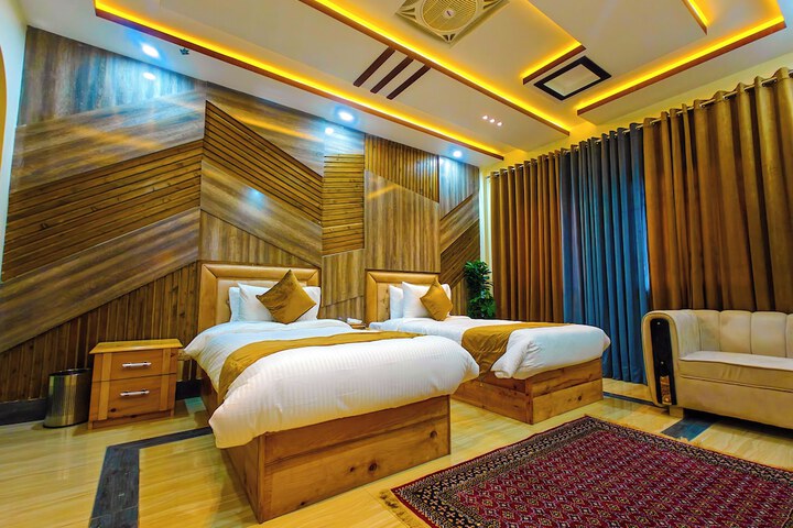 Room 8 of 43